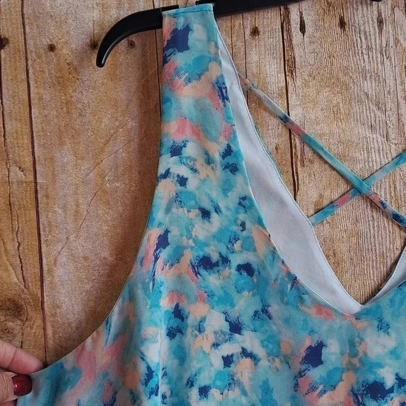 Decree | Top | Blue & Pink | Size 1X - Picture 5 of 6